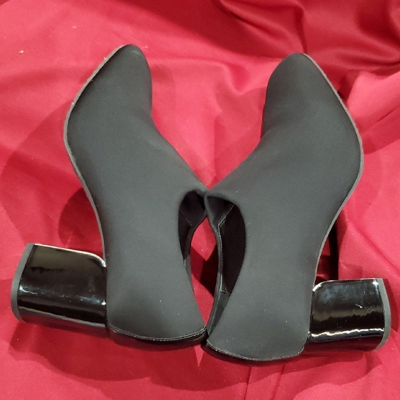 Donald J. Pliner Black and Silver Heels with Pointed Toe - Picture 6 of 11